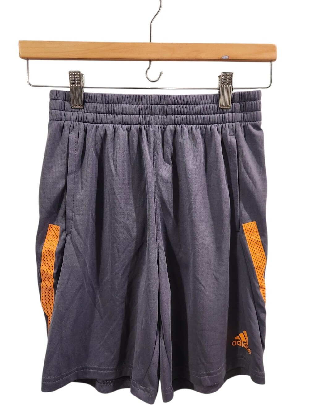 Boys Adidas Aeroready athletic shorts in size 10/12 - Picture 2 of 6